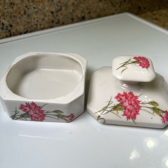 French Trinket Porcelain Box 3”x3.5”x3.5” - Picture 6 of 10